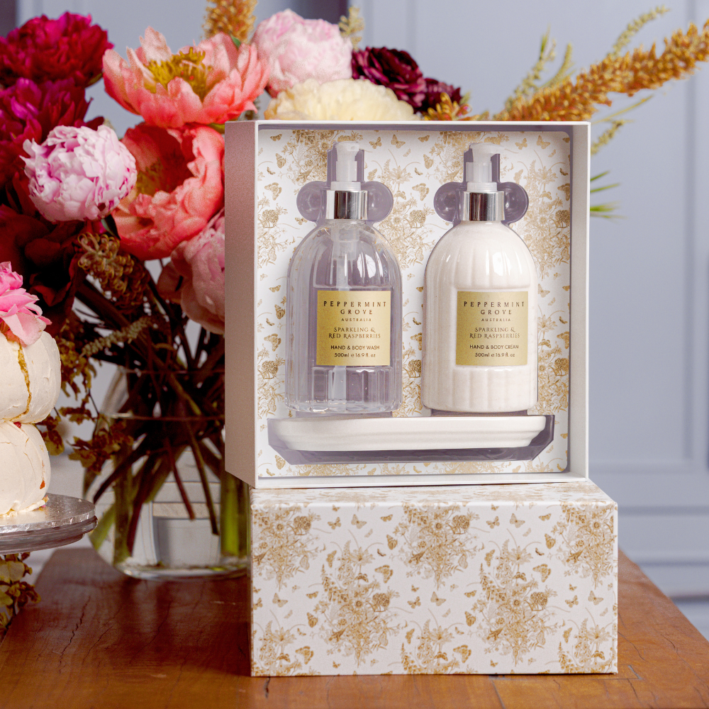 SPARKLING & RED RASPBERRIES | Hand Care Gift Set with Tray | Christmas 2026