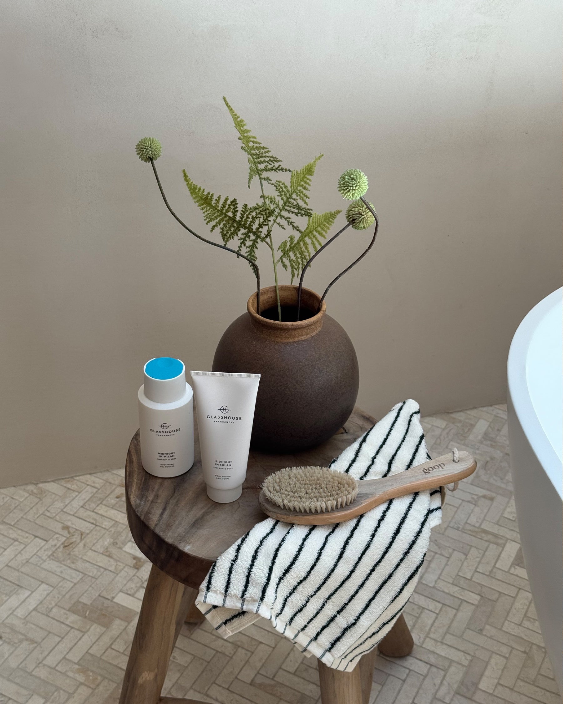 fgbl200milan-glasshouse-body-body-lotion-midnight-in-milan-200ml-vibes-styled-1800x2250-01.jpg