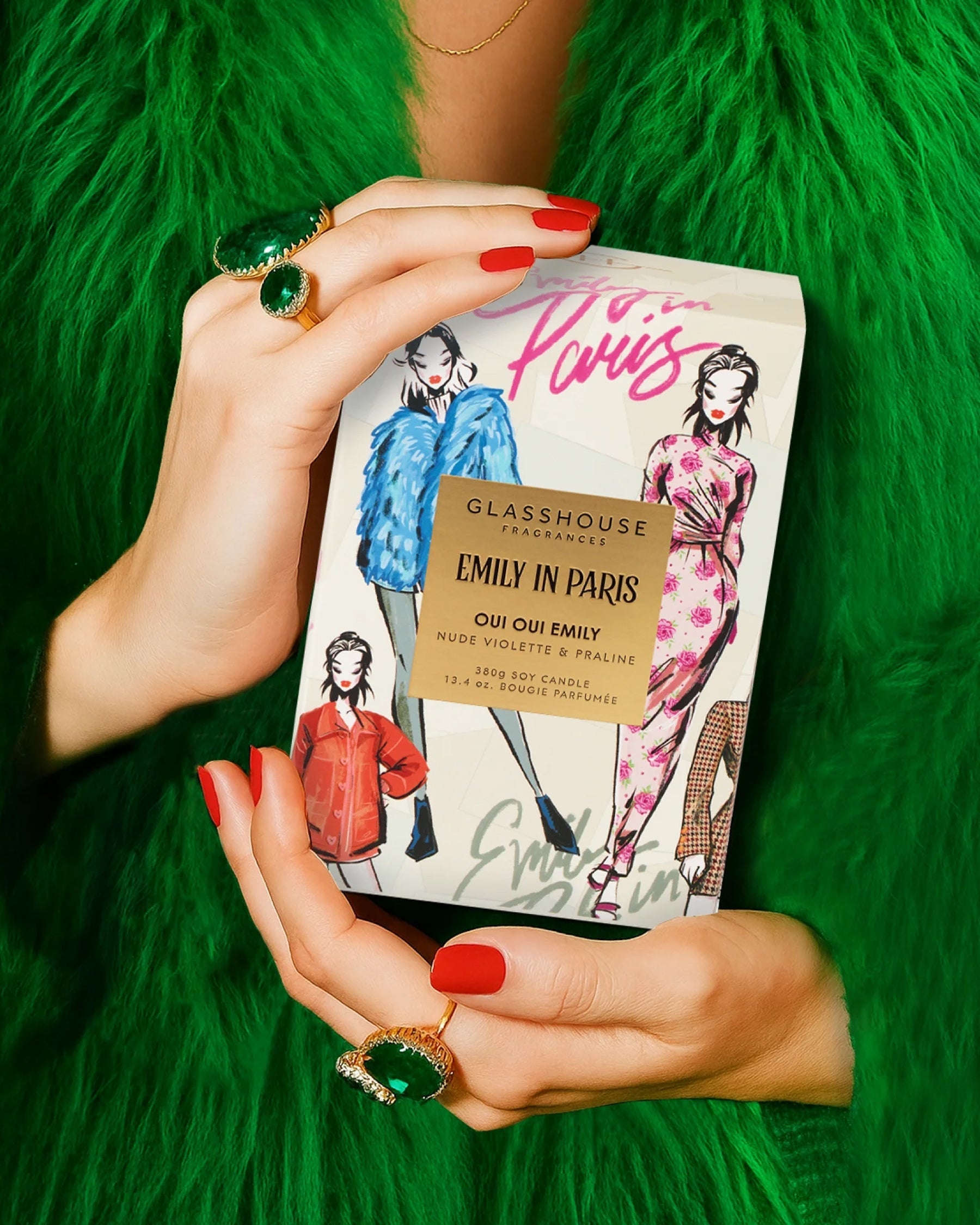 Oui Oui Emily in Paris 380g Soy Candle
